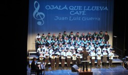 Concierto Solidario a beneficio de Manos Unidas del «Cor Col.legi Santa Maria» y la colaboración de la Banda Sinfónica «Tot per la Música»