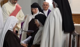Profesión de votos temporales de la Hermana Mª Esperanza de la Santísima Trinidad