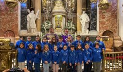 Els Angelets visiten a la Mare de Déu dels Desemparats